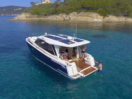 Trawler Greenline 39 - 2022<br> 2 cabines / 6 personnes