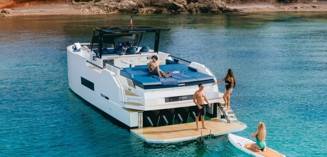 BAVARIA C57 - 2022<br>8 personnes + skipper<br> St Mandrier<br>